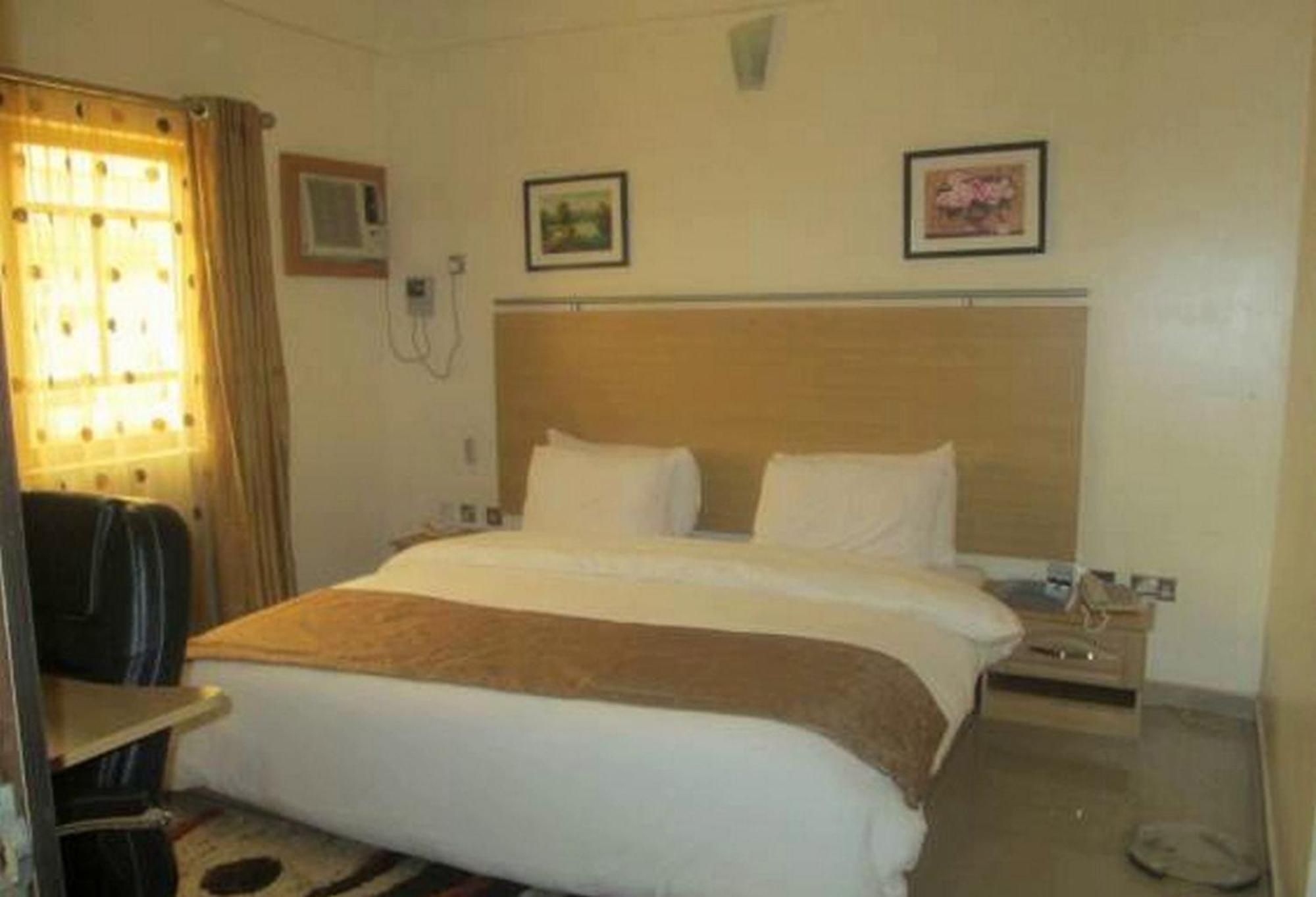 Room In Lodge - Ayalla Hotels And Suites Abuja Exterior photo